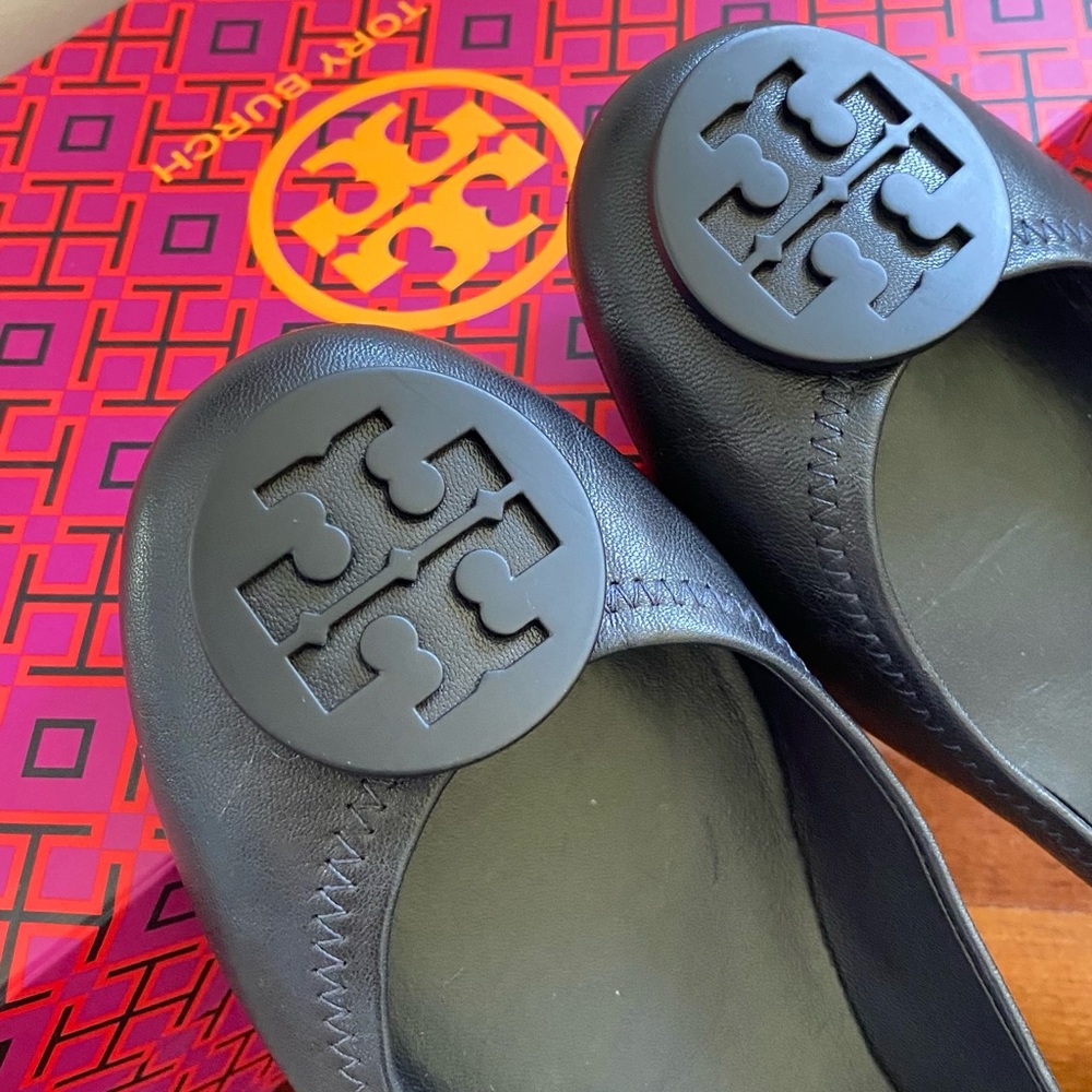 Tory Burch minnie travel ballet, size 6.5, Tory navy color